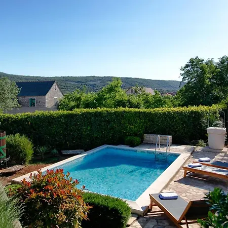 Villa Luci Pražnice